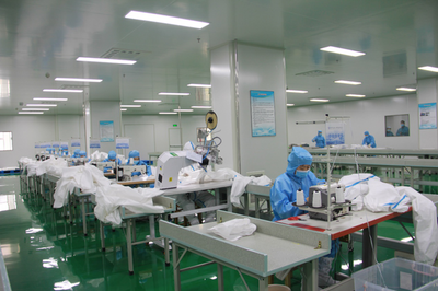 1號(hào)君探訪江蘇省產(chǎn)量最大防護(hù)服生產(chǎn)企業(yè),30天趕制百萬(wàn)套